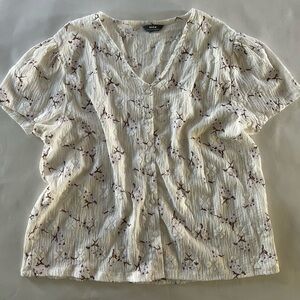 Floral Button-Up V-Neck Top